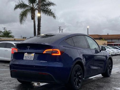 2023 Tesla Model Y Long Range Dual Motor All-Wheel Drive