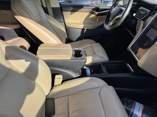 2016 Tesla Model X 75D