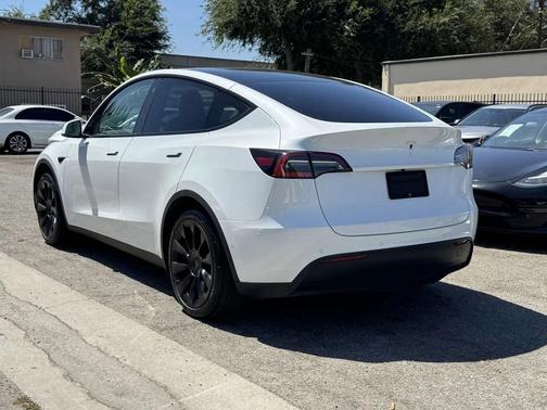 2021 Tesla Model Y Standard Range Rear-Wheel Drive