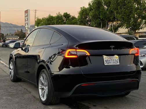 2023 Tesla Model Y Long Range Dual Motor All-Wheel Drive