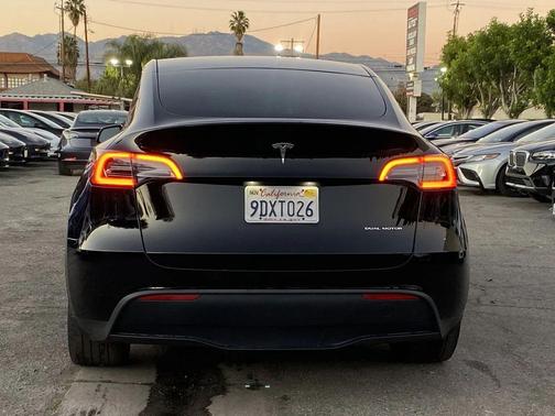 2023 Tesla Model Y Long Range Dual Motor All-Wheel Drive