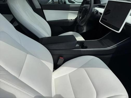 2021 Tesla Model Y Standard Range Rear-Wheel Drive