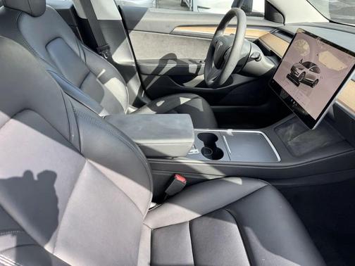 2022 Tesla Model 3 Standard Range