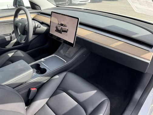 2022 Tesla Model 3 Standard Range