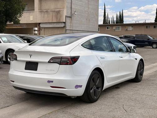 Pearl White Multi-Coat 2019 Tesla Model 3 Long Range
