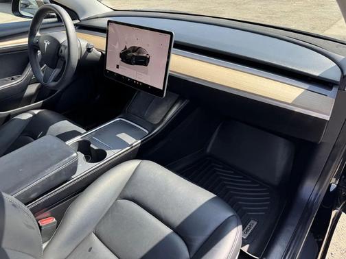 2022 Tesla Model 3 Standard Range