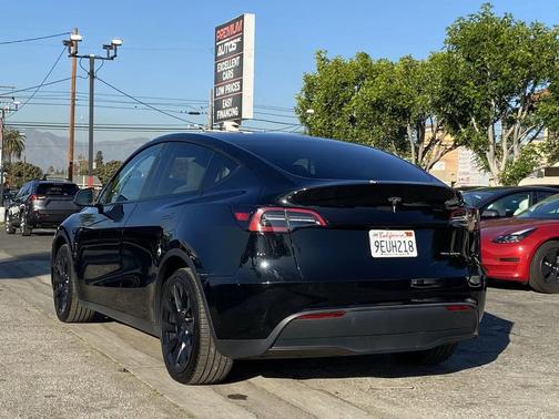 2023 Tesla Model Y Long Range Dual Motor All-Wheel Drive