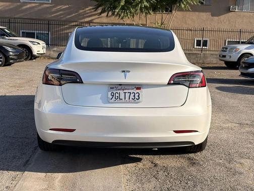 Pearl White Multi-Coat 2023 Tesla Model 3 Standard Range