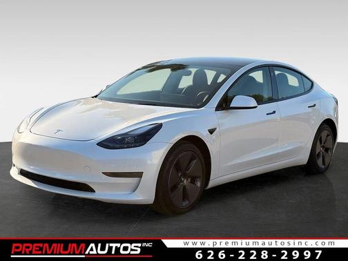 Pearl White Multi-Coat 2023 Tesla Model 3 Standard Range