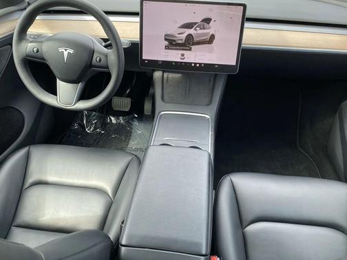 2023 Tesla Model Y Base