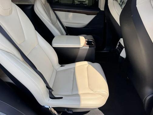 2017 Tesla Model X 75D