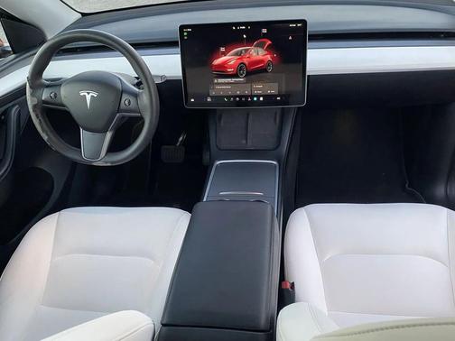 2022 Tesla Model Y Long Range Dual Motor All-Wheel Drive