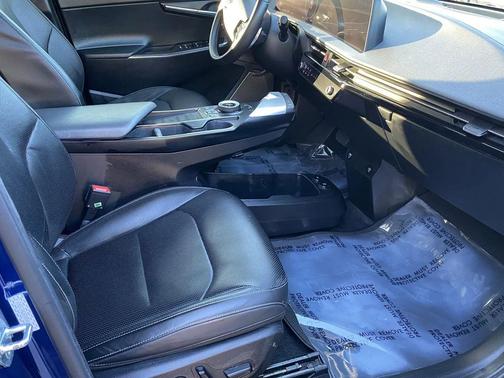 Yacht Blue 2022 Kia EV6 Wind