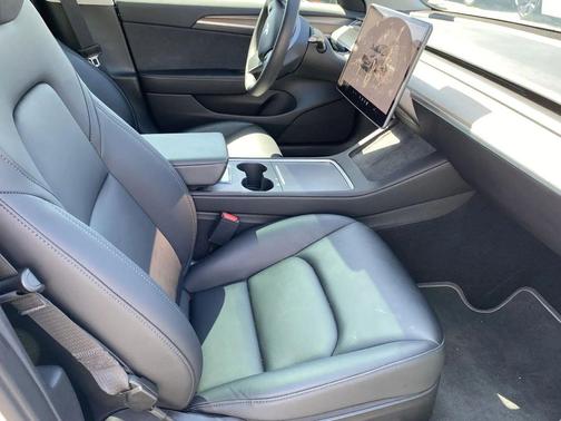 Pearl White Multi-Coat 2023 Tesla Model 3 Standard Range