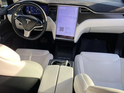 2017 Tesla Model X 75D