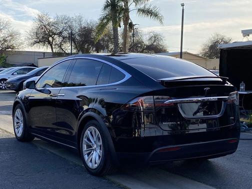 2017 Tesla Model X 75D