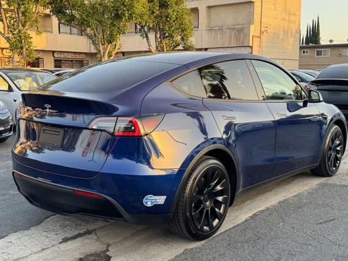 2021 Tesla Model Y Standard Range Rear-Wheel Drive
