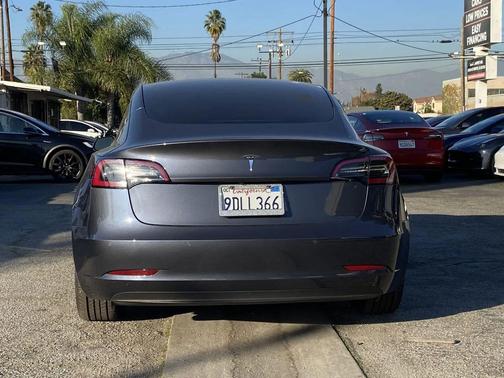 2022 Tesla Model 3 Standard Range