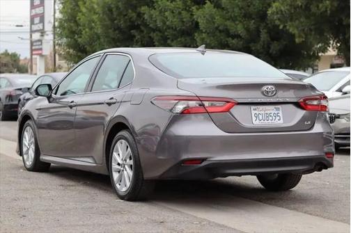 2022 Toyota Camry LE