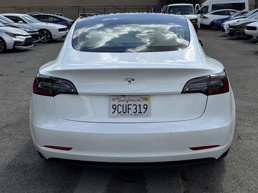 2022 Tesla Model 3 Standard Range