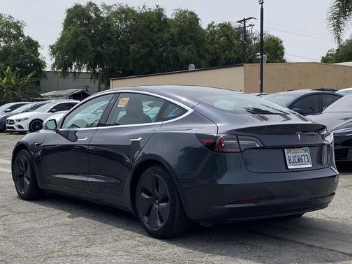 Midnight Silver Metallic 2018 Tesla Model 3 Long Range