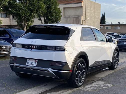 2024 Hyundai IONIQ 5 SE