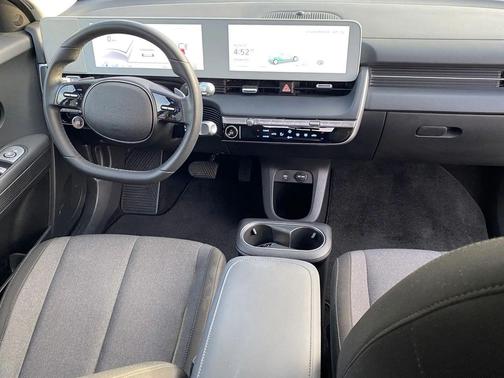 2024 Hyundai IONIQ 5 SE