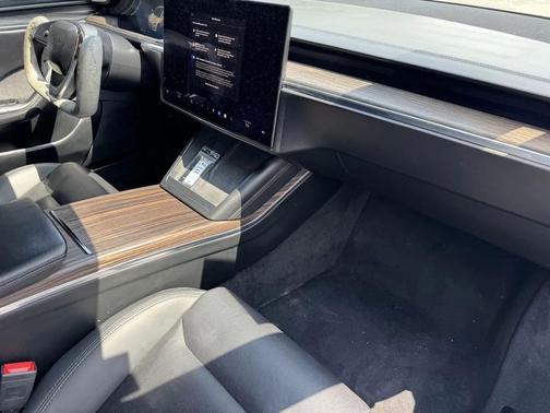 2022 Tesla Model S Base