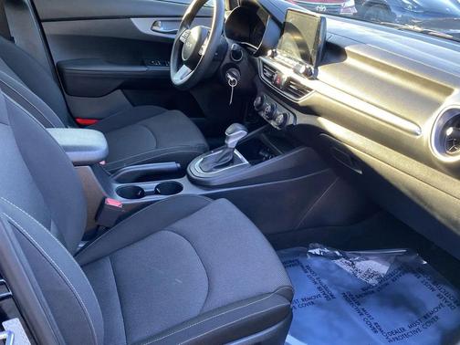 Aurora Black 2023 Kia Forte LXS