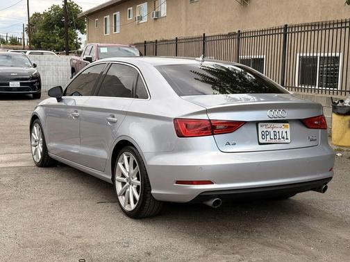 Florett Silver Metallic 2016 Audi A3 2.0T Premium Plus