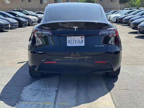 2022 Tesla Model Y Long Range Dual Motor All-Wheel Drive