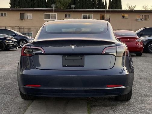 Midnight Silver Metallic 2023 Tesla Model 3 Standard Range