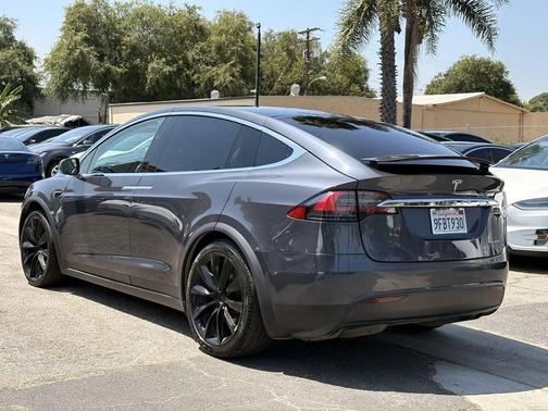Midnight Silver Metallic 2019 Tesla Model X Standard Range