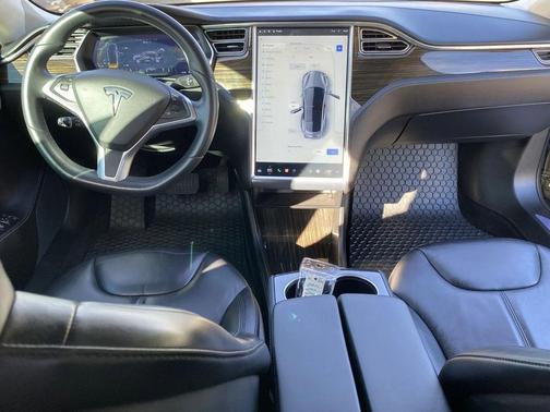 2015 Tesla Model S 85D