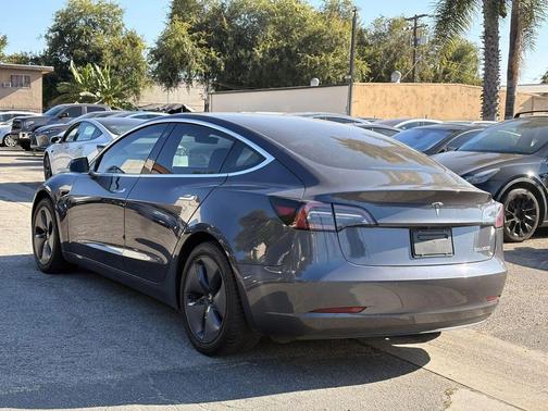 Midnight Silver Metallic 2019 Tesla Model 3 Performance
