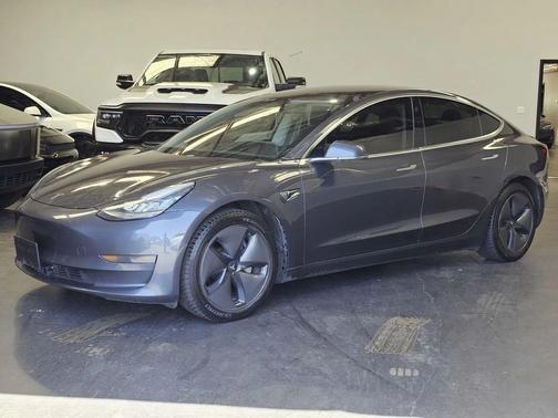 Midnight Silver Metallic 2019 Tesla Model 3 Performance