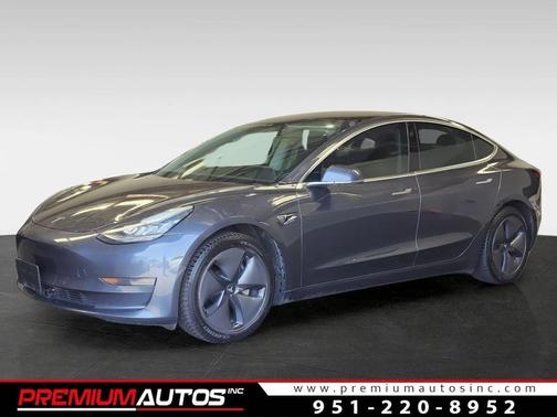 Midnight Silver Metallic 2019 Tesla Model 3 Performance