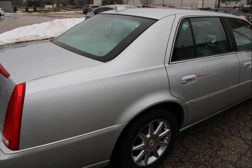 2010 Cadillac DTS Luxury Collection