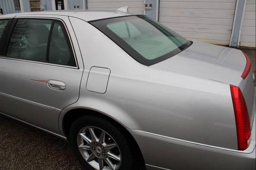 2010 Cadillac DTS Luxury Collection