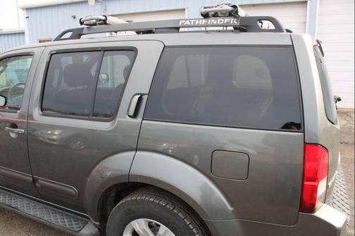 2006 Nissan Pathfinder LE