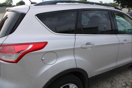 Ingot Silver 2016 Ford Escape SE