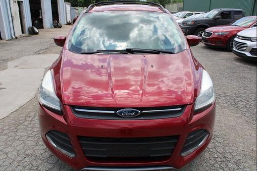 Maroon 2013 Ford Escape SE
