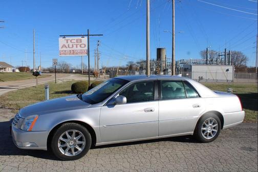 2010 Cadillac DTS Luxury Collection