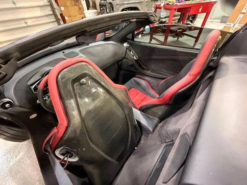 2013 McLaren MP4-12C Base