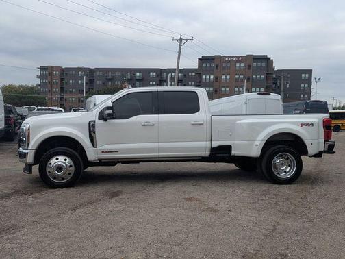 2023 Ford F-450 Lariat