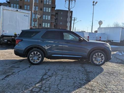 2025 Ford Explorer Active