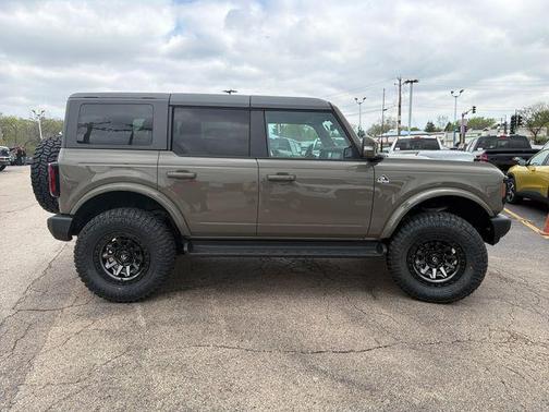 Gray 2025 Ford Bronco Outer Banks