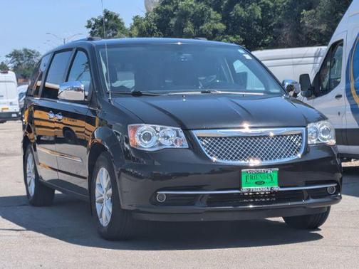 2016 Chrysler Town & Country Limited Platinum