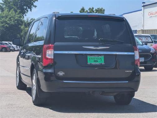 2016 Chrysler Town & Country Limited Platinum