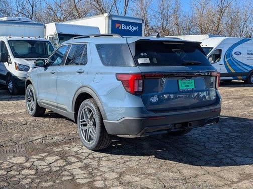 2025 Ford Explorer ST-Line
